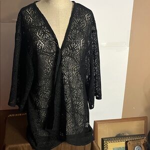 😄Lacey boho coverup top tunic waterfall one button